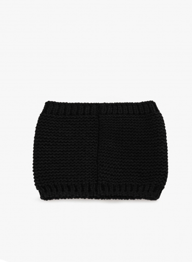 Black knitted neck warmer