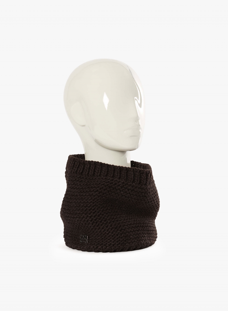 Brown knitted neck warmer