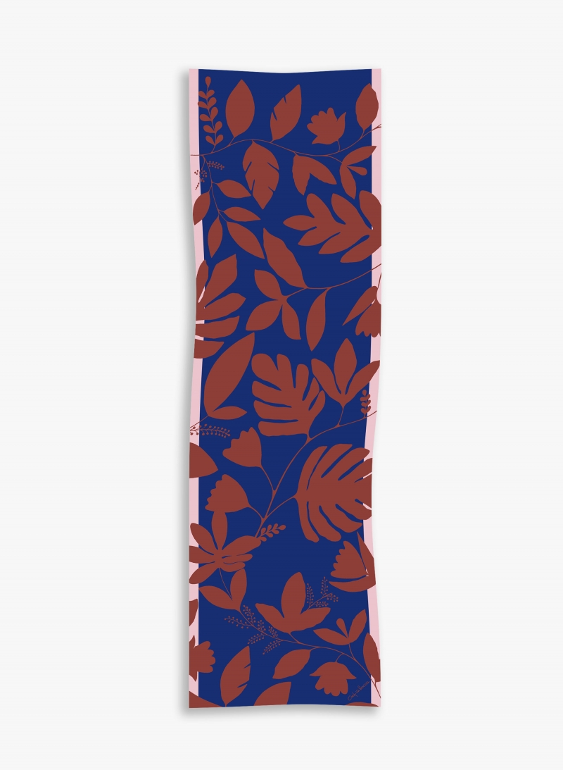 Maxi blue wool scarf with stylised leaves