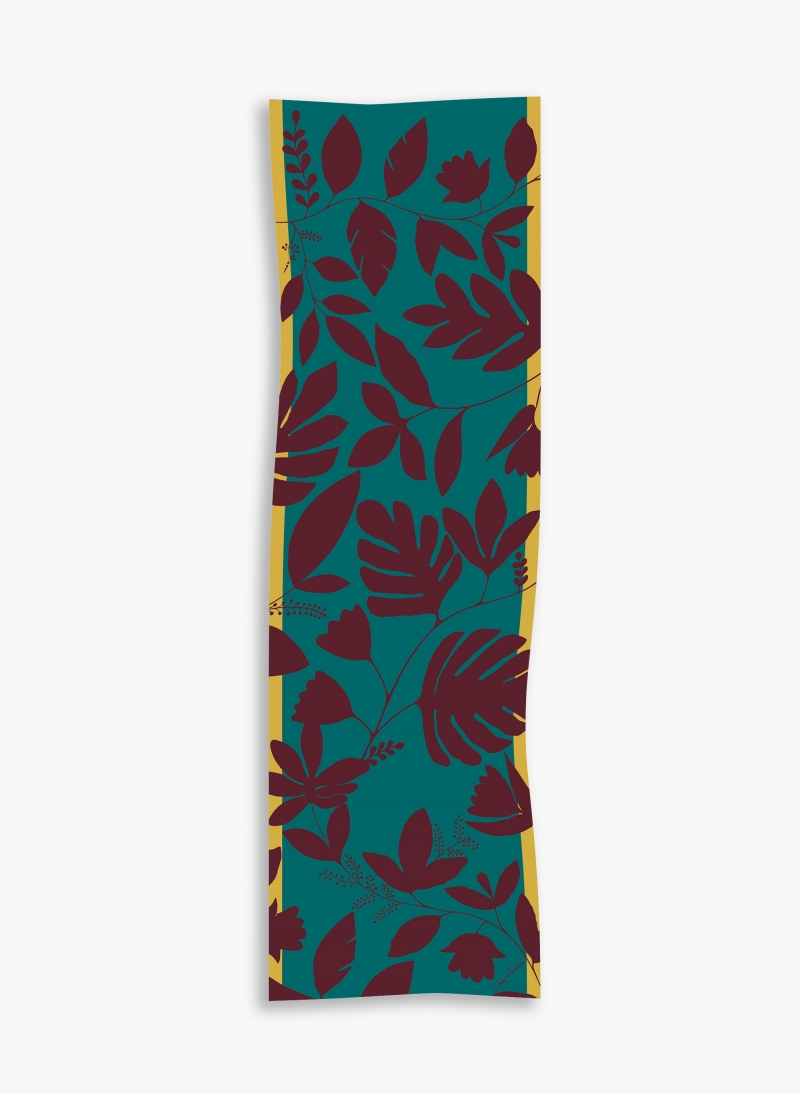 Maxi green wool scarf with stylised leaves