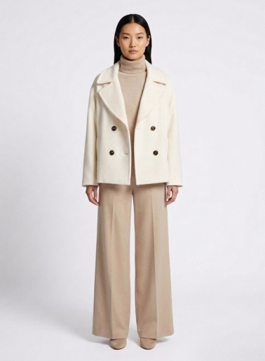 Short oversized white coat in pure wool with maxi notch collar