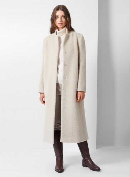Langer Mantel aus Alpaka und Wolle mit umklappbarem Reverskragen in Beige