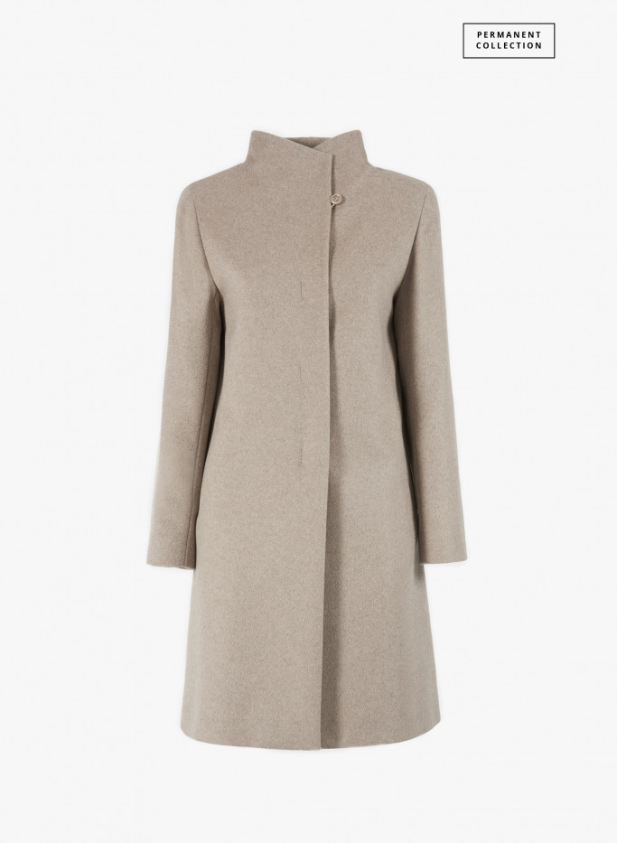 Cacha cashmere coat with high stand collar