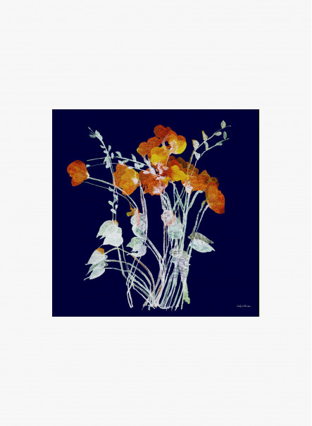 Tuch aus reiner Seide mit marineblauen Blumendruck