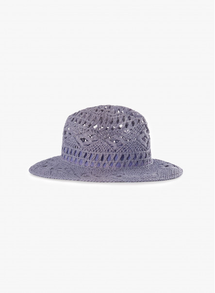 Gelochter klassischer Hut lilafarben