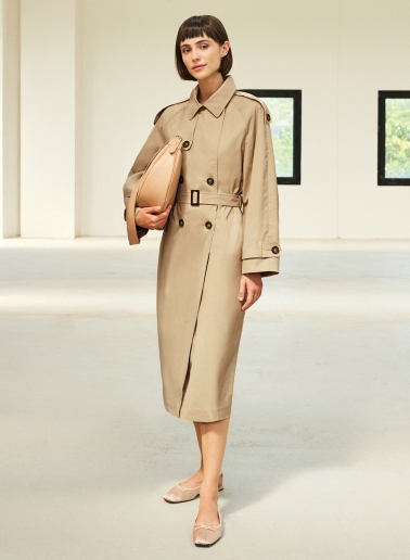 Trench oversize doppio petto cammello in tessuto tecnico antigoccia