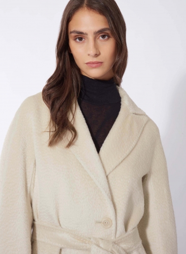 Maxi cappotto beige a vestaglia con cintura in alpaca e lana