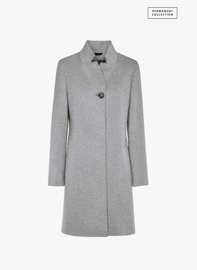 Cappotto grigio chiaro con rever rovesciato realizzato in pura lana