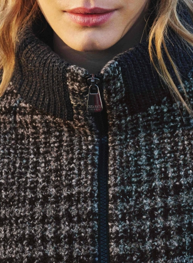 Cappotto corto grigio con fantasia check con zip e inserti in maglia