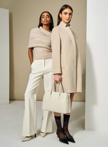 Cappotto beige in lana e alpaca con collo a rever rovesciato