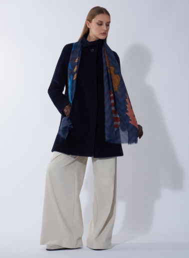 Blue wool scarf with geometric pattern and leaves