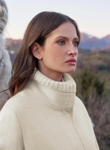 Beige pure zibeline wool coat with knitted inserts