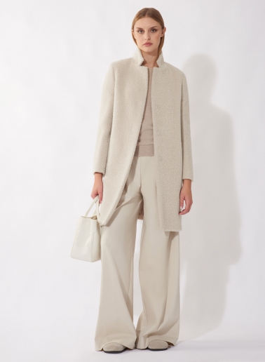 Cappotto beige in lana e alpaca con collo a rever rovesciato