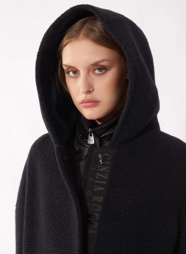 Parka corto nero in lana con pettorina in nylon staccabile