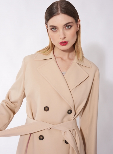 Maxi trench doppio petto beige in tessuto tecnico antigoccia