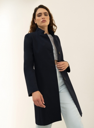Soprabito blu in cotone stretch con collo a rever rovesciato