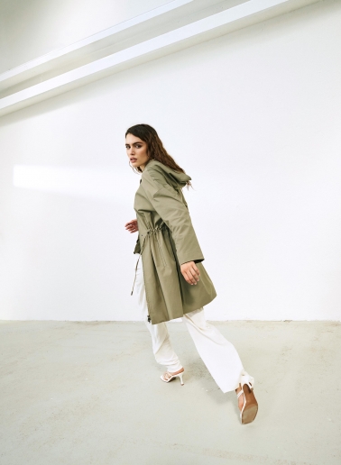 Military green parka in rainproof technical fabric