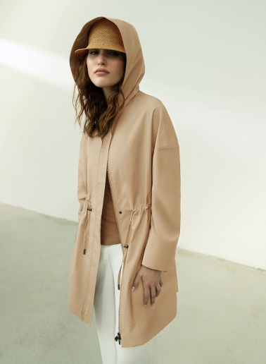 Parka beige in tessuto tecnico antigoccia