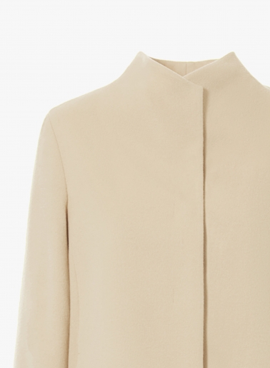 Giacca beige in pura lana con collo alto