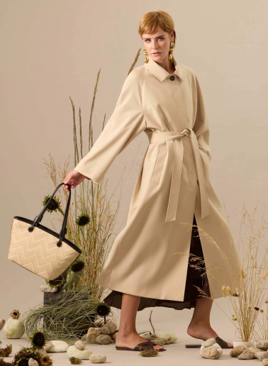 Straw tote bag with black leather details