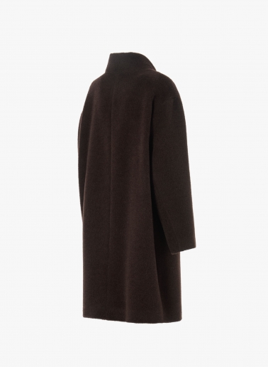 Cappotto marrone in alpaca e lana con collo alto asimmetrico