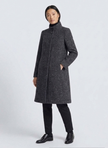 Cappotto nero svasato con micro fantasia lurex