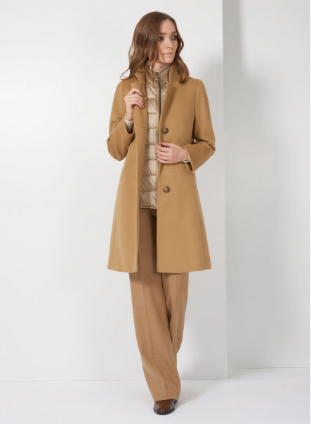 Cappotto in lana cammello con pettorina in nylon