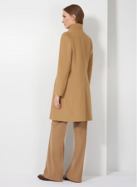 Cappotto in lana cammello con pettorina in nylon