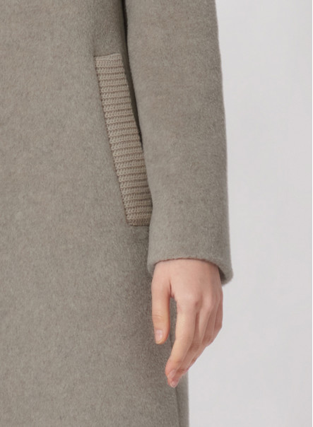 Cappotto cacha in lana con collo e dettagli in maglia