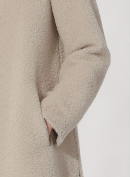 Cappotto corto beige in lana e alpaca con collo alto