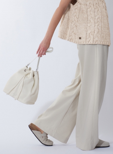 White genuine leather bucket bag with gusset and logo