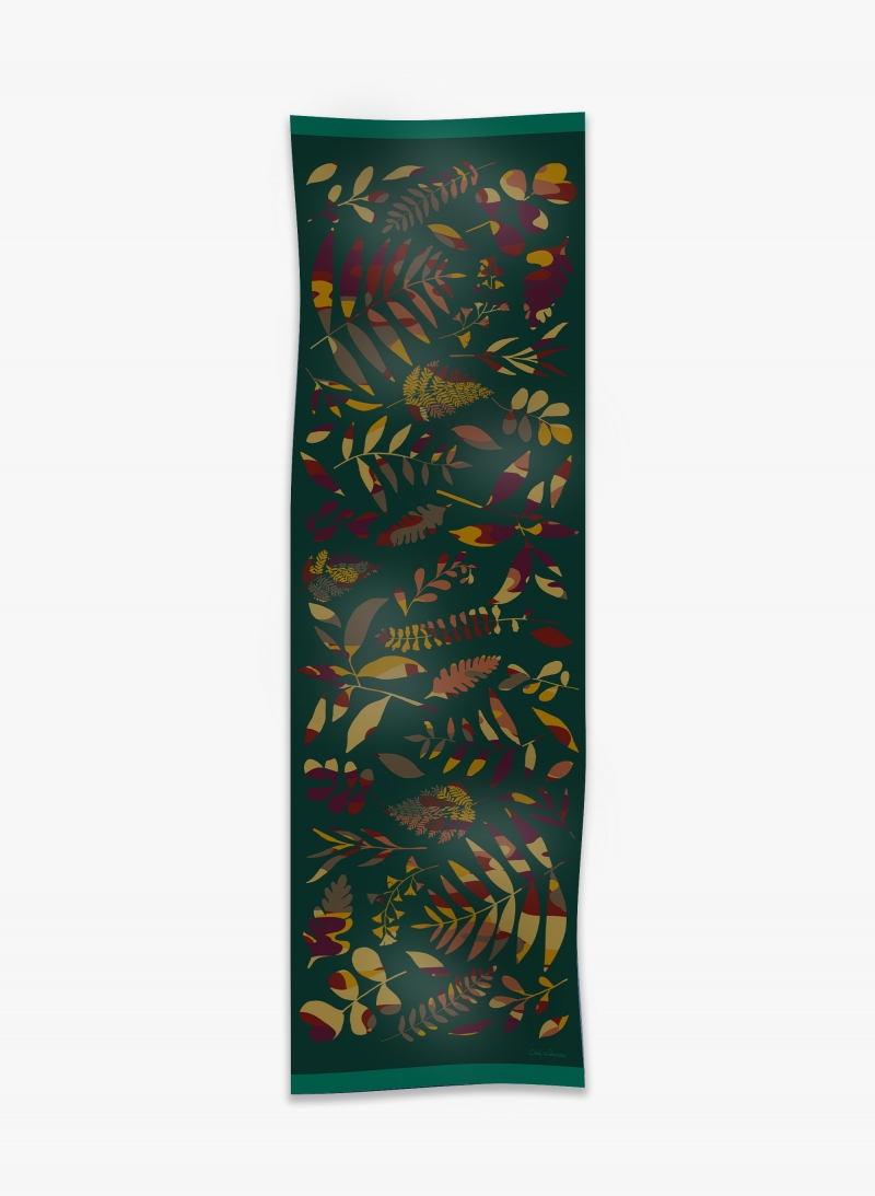 Green wool scarf with stylized leaves