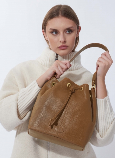 Tobacco color genuine leather bucket bag with gusset and logo