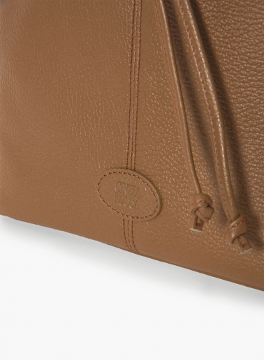 Tobacco color genuine leather bucket bag with gusset and logo