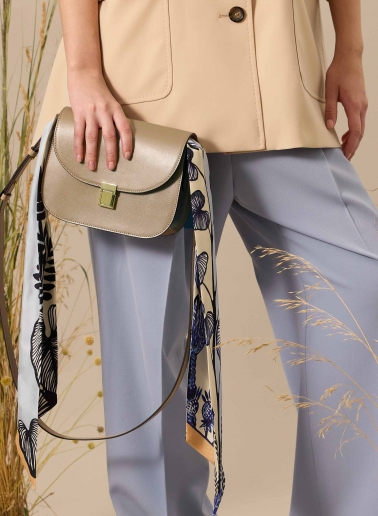Taupe smooth leather shoulder bag with metal closure