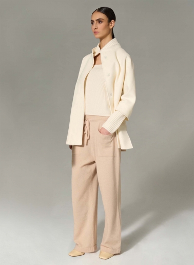 Short oversized white pure wool coat with knitted details