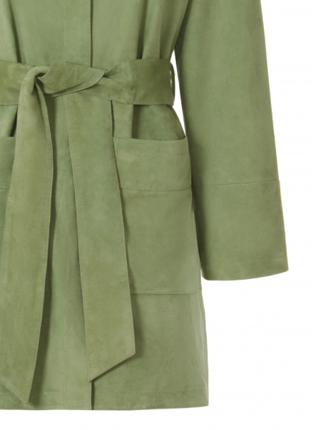 Зеленое замшевое пальто с поясом