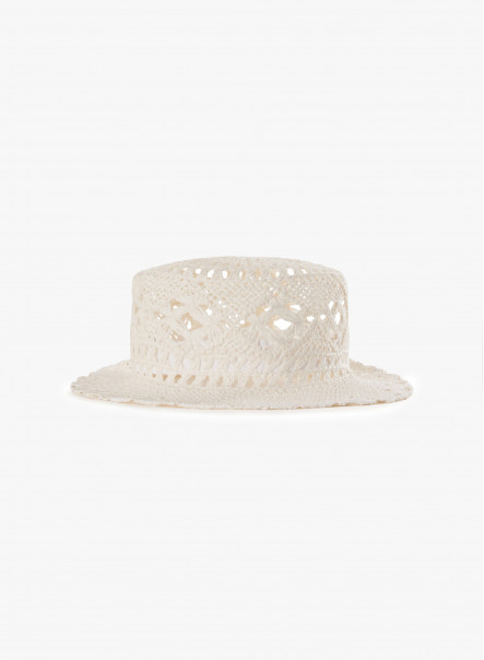 Белая перфорированная шляпа гондольера