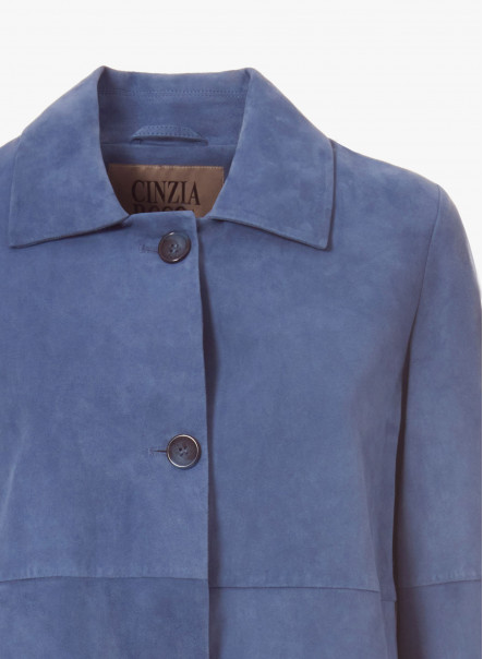 Голубая замшевая куртка с рубашечным воротником