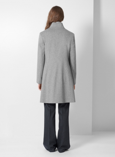 Inverted notch collar light grey coat crafted with pure wool