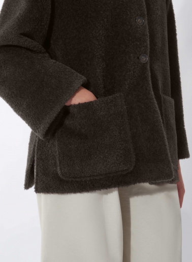 Short brown wool and alpaca coat with shirt collar and patch pockets