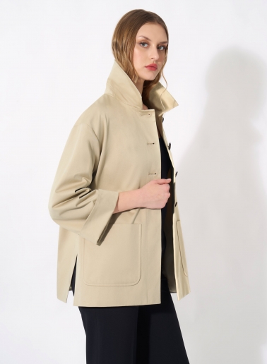 Beige cotton jacket with shirt collar and patch pockets