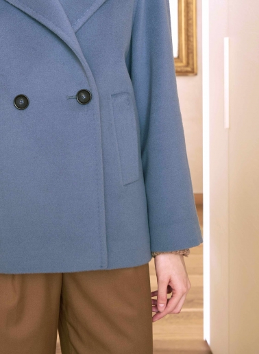 Light blue pure wool short coat with maxi dual use notch collar