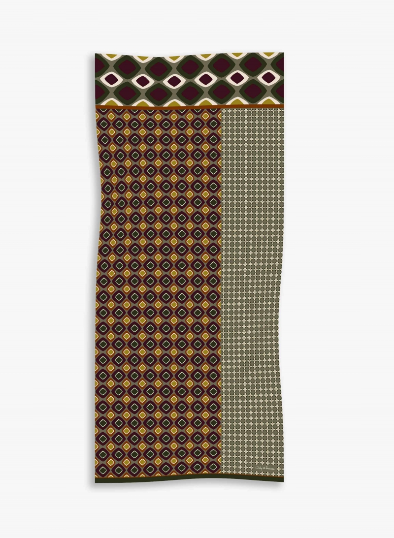 Maxi beige scarf in wool and silk with geometric pattern
