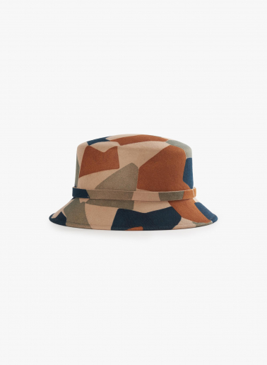 Camel wool bucket hat with geometric pattern