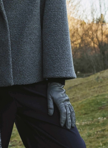 Short grey wool coat with maxi notch collar