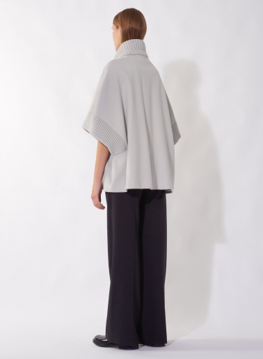 Zipped pearl grey pure zibeline wool cape