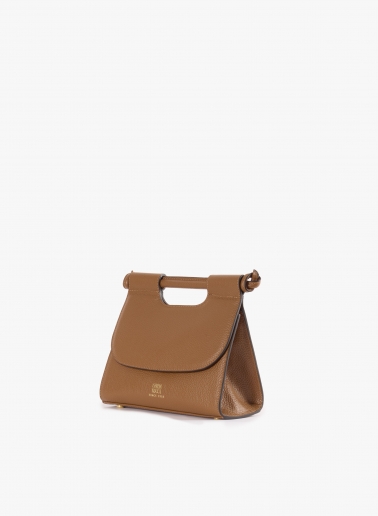 Tobacco colour leather shoulder bag with integrated handle and strap