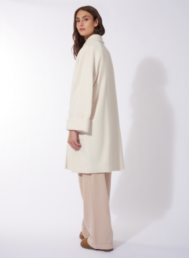 Oversized white pure wool coat with shirt collar