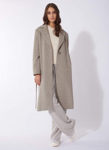 Belted fitted beige wool coat